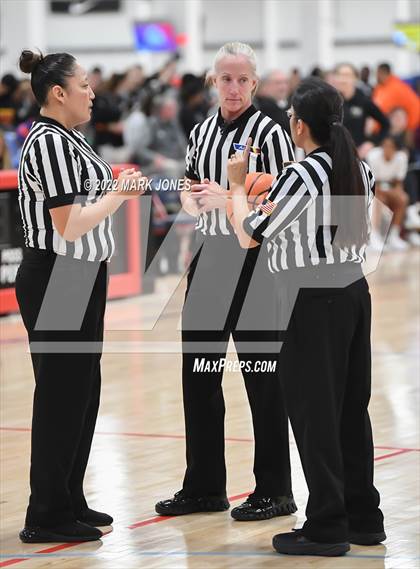Thumbnail 2 in Archbishop Mitty vs. Desert Vista (Nike Tournament of Champions) photogallery.
