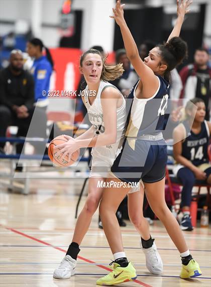 Thumbnail 1 in Archbishop Mitty vs. Desert Vista (Nike Tournament of Champions) photogallery.
