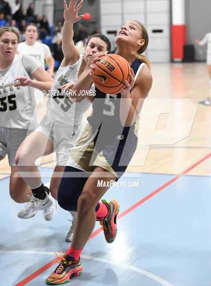 Thumbnail 1 in Archbishop Mitty vs. Desert Vista (Nike Tournament of Champions) photogallery.