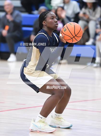 Thumbnail 1 in Archbishop Mitty vs. Desert Vista (Nike Tournament of Champions) photogallery.