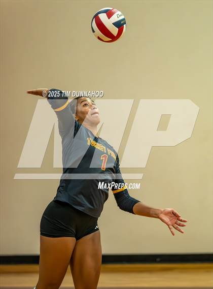 Thumbnail 2 in Highland Park vs Torrey Pines (Volleypalooza Gold Division Semifinal) photogallery.