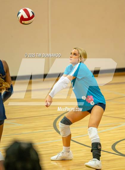 Thumbnail 1 in Highland Park vs Torrey Pines (Volleypalooza Gold Division Semifinal) photogallery.