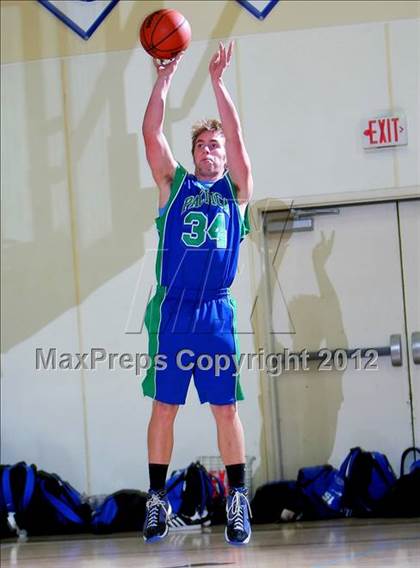 Thumbnail 1 in Pacifica Christian vs. LACES (MaxPreps Holiday Classic) photogallery.
