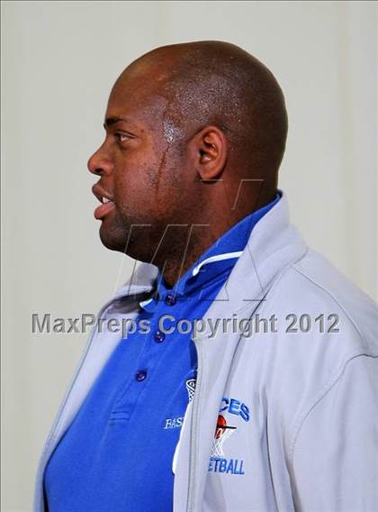 Thumbnail 3 in Pacifica Christian vs. LACES (MaxPreps Holiday Classic) photogallery.
