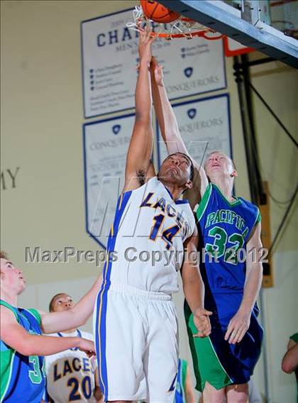 Thumbnail 2 in Pacifica Christian vs. LACES (MaxPreps Holiday Classic) photogallery.