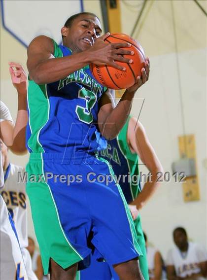 Thumbnail 3 in Pacifica Christian vs. LACES (MaxPreps Holiday Classic) photogallery.