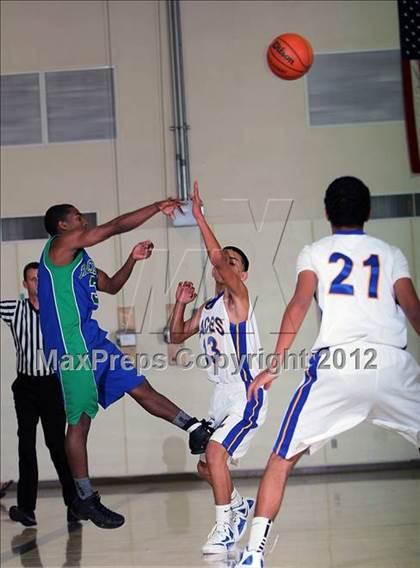 Thumbnail 1 in Pacifica Christian vs. LACES (MaxPreps Holiday Classic) photogallery.