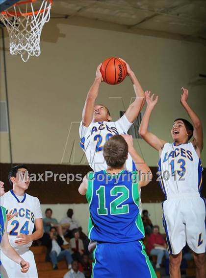 Thumbnail 2 in Pacifica Christian vs. LACES (MaxPreps Holiday Classic) photogallery.