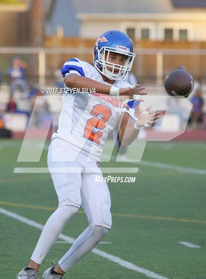 Thumbnail 2 in Clairemont @ Santana photogallery.