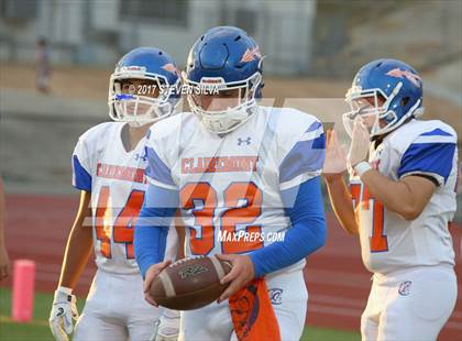Thumbnail 3 in Clairemont @ Santana photogallery.