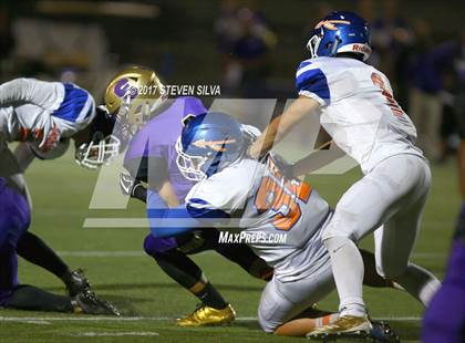 Thumbnail 1 in Clairemont @ Santana photogallery.