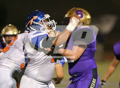 Thumbnail 1 in Clairemont @ Santana photogallery.