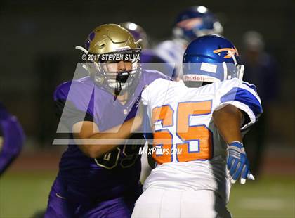 Thumbnail 1 in Clairemont @ Santana photogallery.