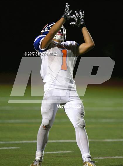 Thumbnail 2 in Clairemont @ Santana photogallery.
