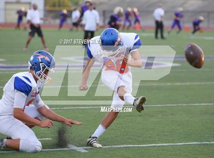 Thumbnail 2 in Clairemont @ Santana photogallery.
