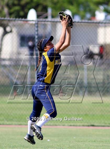 Thumbnail 2 in Millikan @ Mater Dei photogallery.