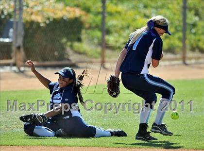 Thumbnail 1 in La Mirada vs. Camarillo (CIF SS D2 Final) photogallery.