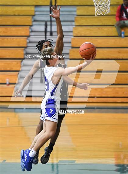 Thumbnail 3 in Jesuit vs Northlake Christian (Country Day Classic) photogallery.
