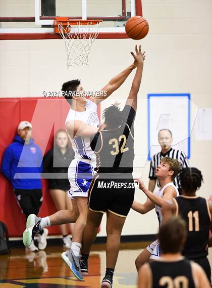 Thumbnail 1 in Jesuit vs Northlake Christian (Country Day Classic) photogallery.