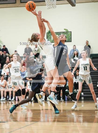 Thumbnail 2 in Arrupe Jesuit vs D’Evelyn (CHSAA 4A State Tournament Round 1) photogallery.