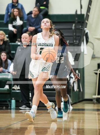 Thumbnail 3 in Arrupe Jesuit vs D’Evelyn (CHSAA 4A State Tournament Round 1) photogallery.