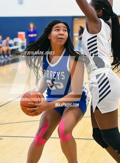 Thumbnail 3 in La Jolla Country Day vs. Sierra Canyon (Nike Tournament of Champions)  photogallery.