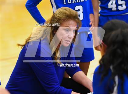 Thumbnail 2 in La Jolla Country Day vs. Sierra Canyon (Nike Tournament of Champions)  photogallery.