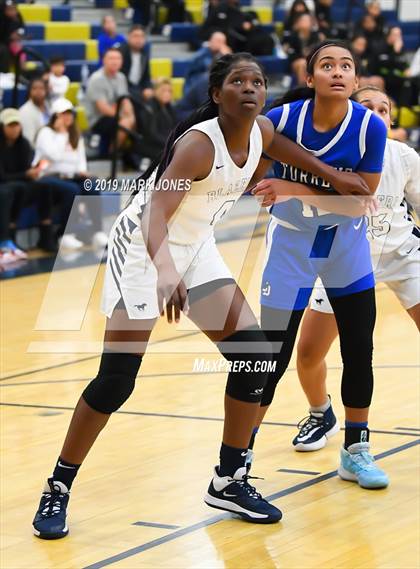 Thumbnail 1 in La Jolla Country Day vs. Sierra Canyon (Nike Tournament of Champions)  photogallery.