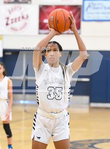 Thumbnail 3 in La Jolla Country Day vs. Sierra Canyon (Nike Tournament of Champions)  photogallery.