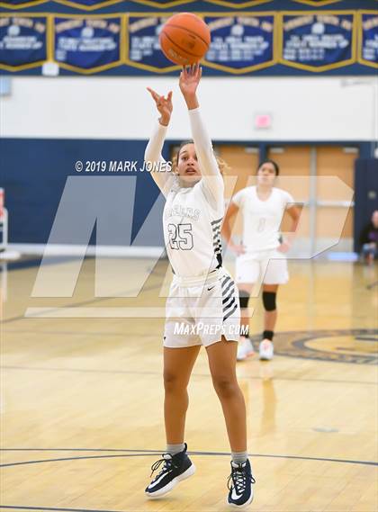 Thumbnail 2 in La Jolla Country Day vs. Sierra Canyon (Nike Tournament of Champions)  photogallery.