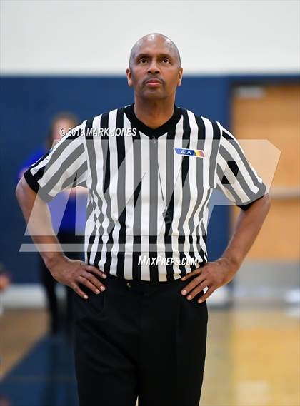 Thumbnail 3 in La Jolla Country Day vs. Sierra Canyon (Nike Tournament of Champions)  photogallery.