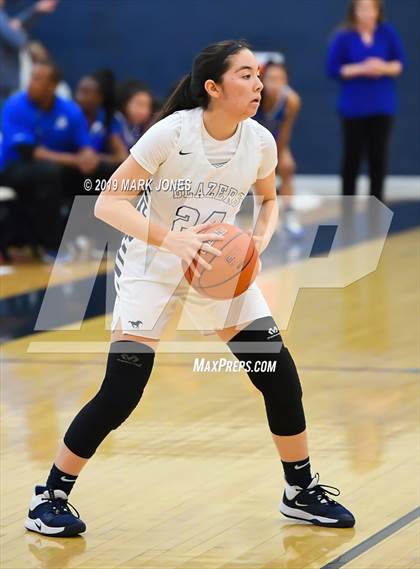 Thumbnail 3 in La Jolla Country Day vs. Sierra Canyon (Nike Tournament of Champions)  photogallery.