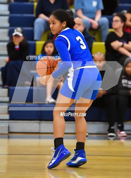 Thumbnail 2 in La Jolla Country Day vs. Sierra Canyon (Nike Tournament of Champions)  photogallery.