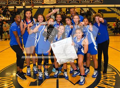 Thumbnail 3 in La Jolla Country Day vs. Sierra Canyon (Nike Tournament of Champions)  photogallery.