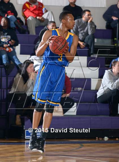 Thumbnail 2 in Newark Memorial vs. Capital Christian (St. Hope Elite Classic) photogallery.