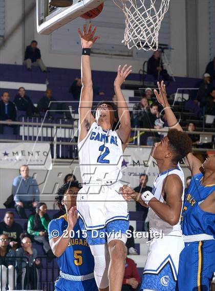 Thumbnail 2 in Newark Memorial vs. Capital Christian (St. Hope Elite Classic) photogallery.