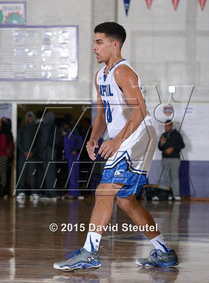 Thumbnail 2 in Newark Memorial vs. Capital Christian (St. Hope Elite Classic) photogallery.