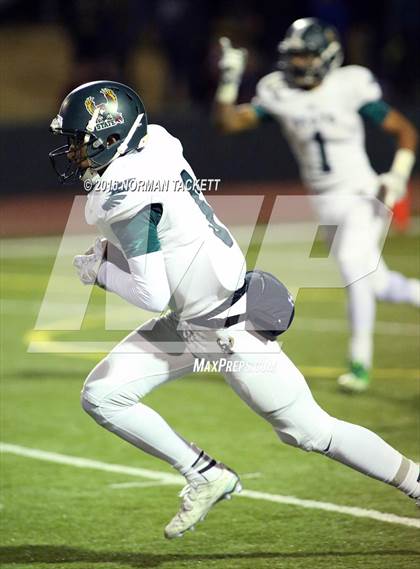Thumbnail 1 in Derby vs. Lawrence Free State (KSHSAA 6A Semifinal) photogallery.