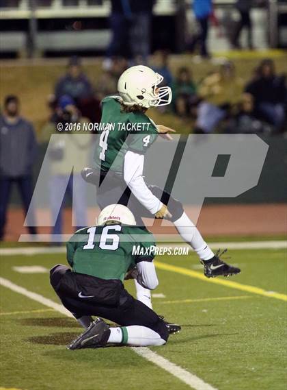 Thumbnail 1 in Derby vs. Lawrence Free State (KSHSAA 6A Semifinal) photogallery.