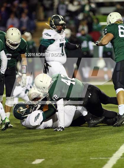 Thumbnail 2 in Derby vs. Lawrence Free State (KSHSAA 6A Semifinal) photogallery.