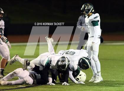 Thumbnail 3 in Derby vs. Lawrence Free State (KSHSAA 6A Semifinal) photogallery.