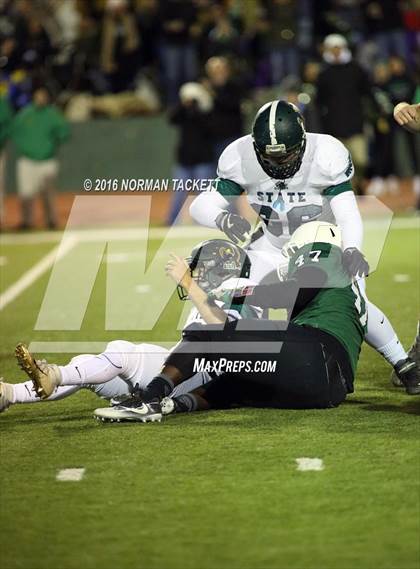 Thumbnail 1 in Derby vs. Lawrence Free State (KSHSAA 6A Semifinal) photogallery.