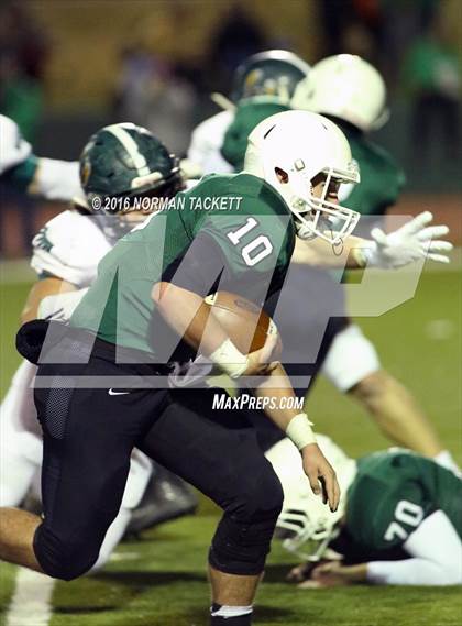 Thumbnail 3 in Derby vs. Lawrence Free State (KSHSAA 6A Semifinal) photogallery.