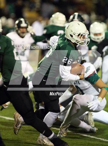 Thumbnail 3 in Derby vs. Lawrence Free State (KSHSAA 6A Semifinal) photogallery.