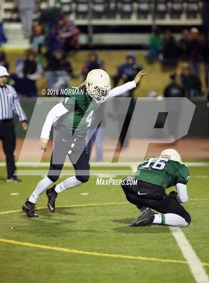 Thumbnail 3 in Derby vs. Lawrence Free State (KSHSAA 6A Semifinal) photogallery.