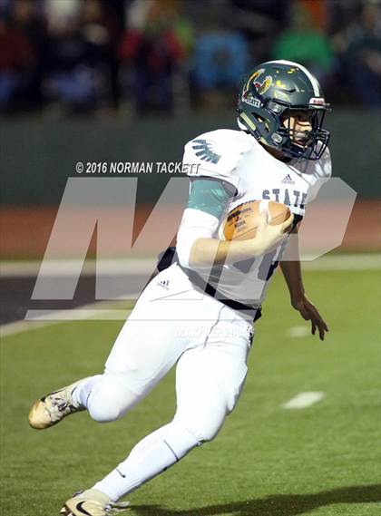 Thumbnail 3 in Derby vs. Lawrence Free State (KSHSAA 6A Semifinal) photogallery.