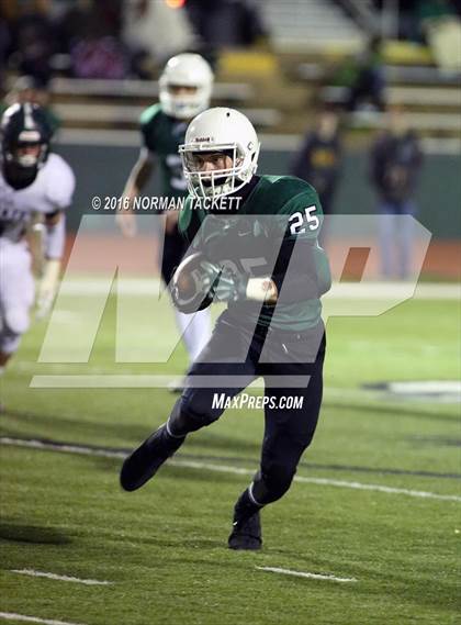 Thumbnail 2 in Derby vs. Lawrence Free State (KSHSAA 6A Semifinal) photogallery.