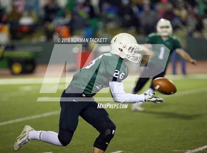 Thumbnail 2 in Derby vs. Lawrence Free State (KSHSAA 6A Semifinal) photogallery.