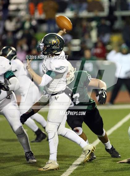 Thumbnail 3 in Derby vs. Lawrence Free State (KSHSAA 6A Semifinal) photogallery.