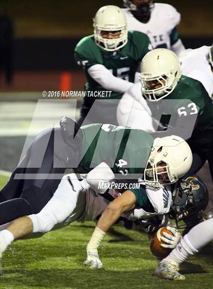 Thumbnail 3 in Derby vs. Lawrence Free State (KSHSAA 6A Semifinal) photogallery.